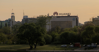 Huawei przygotowuje chipy AI Ascend 910C i 910D jako alternatywę dla Nvidii
