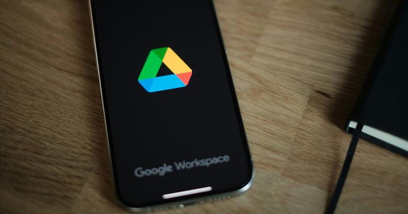 Google Drive z przeglądem wideo w formie miniatury scen