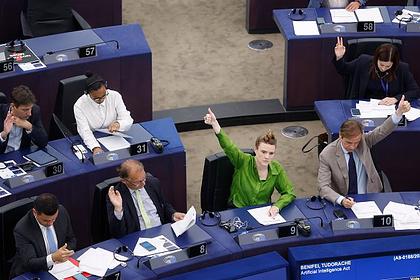 Europejski Parlament przyjął pierwsze przepisy dotyczące regulacji AI